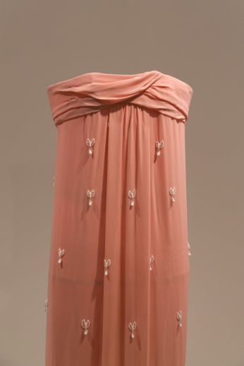 Michael Wang (b. 1981, Olney, MD; lives New York) The Mona Lisa Gown, 2013.